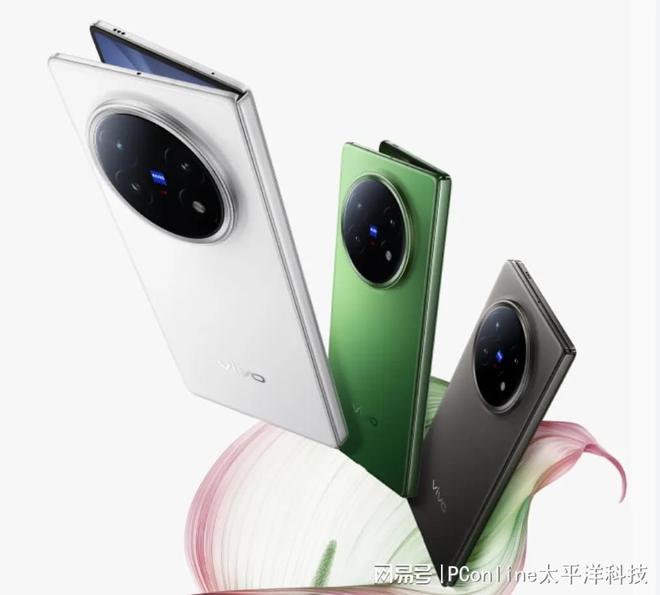 vivo全球首款「三防折疊屏新機」要來了，可水下折疊實在太炸了！