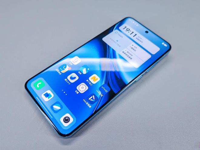 手機(jī)周報(bào)份額再次出爐：vivo奪冠，華為上升，iPhone持續(xù)低迷！